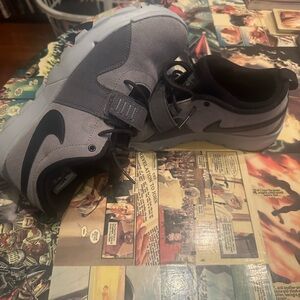 Men’s Size 10 Nike SB Gray and Black Sneakers